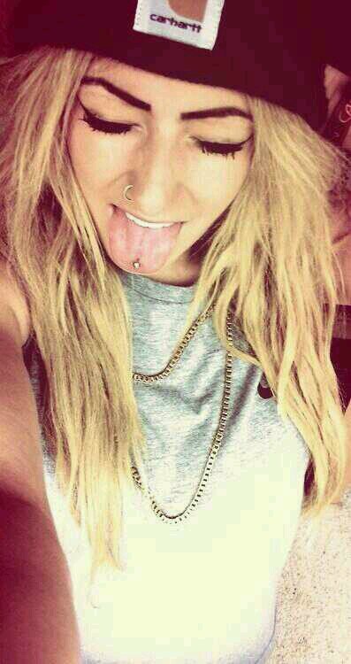 Arancha_34's profile picture. Haz lo que quieras y  no pienses en los demás. Si fué fácil conseguirlo será igual de fácil perderlo recuerdalo.