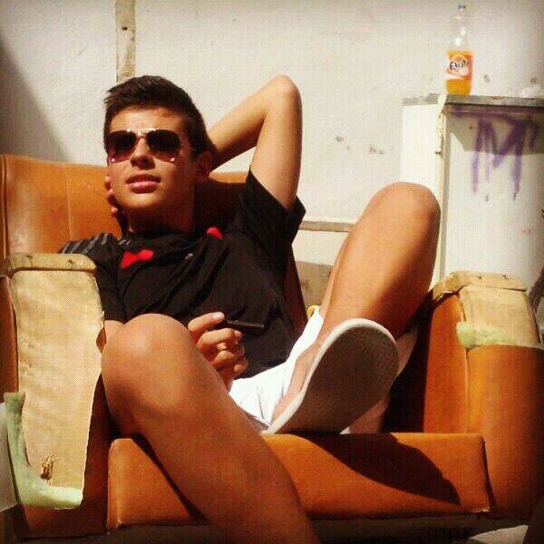 Estudiante del Pedro Mercedes 2° Bach.  Fútbol un hobby .  Semana santa una pasión!! ;))