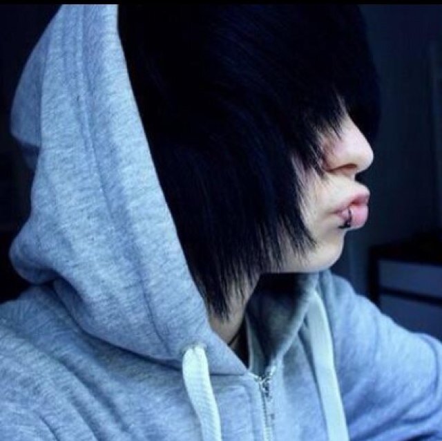 ✌️ Kik: _Unicorn_Sex_ no one fucking knows whats going on, everyone lies. people die, and im drowning again. forever alone ✌️