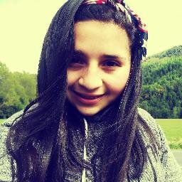 hola me llamo Constanza, voy en 8°, amo a @Justin Bieber 3'  sigueme y te sigo, agregame^^ https://t.co/QDqDFveMMg