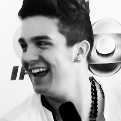 tevivo @luansantana  Luan seguiu:17/02/12 ás 17:35.