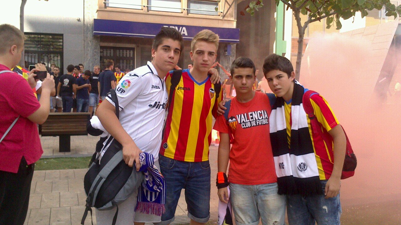 Amante de los toros. Odia estudiar. Valencianista. Arcos de las salinas(^.^)