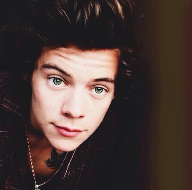 FOLLOW @wifiwithnarry ! SHE FOLLOWS BACK , JUST ASK! GET HER TO 10K!