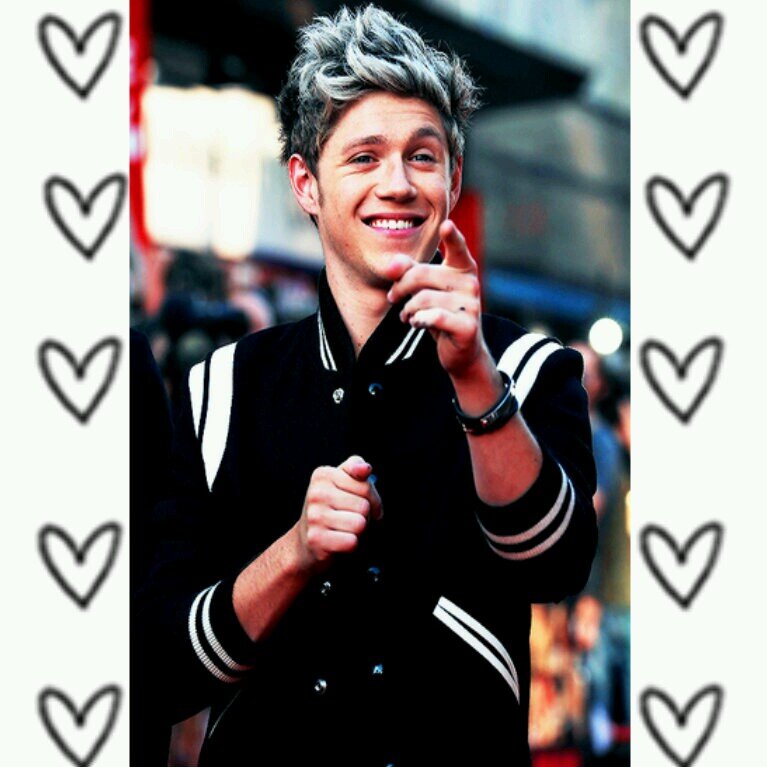 follow @hxrrymoonlight she gave you a free follow ♥♥