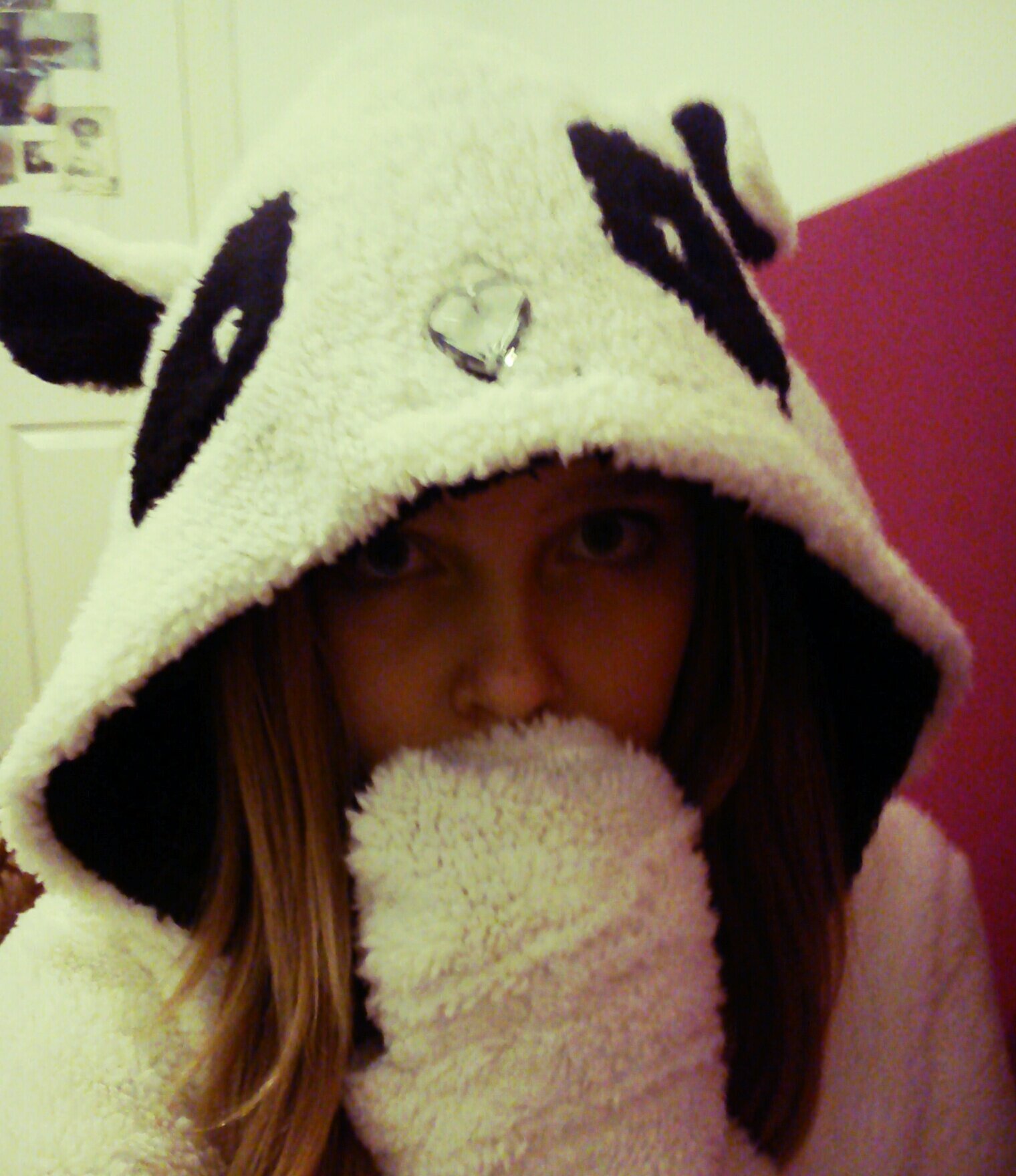 follow me I FOLLOW BACKxx♥♥ if i follow you first that means you are amazing hehe and a follow back would be good ;) xxxx