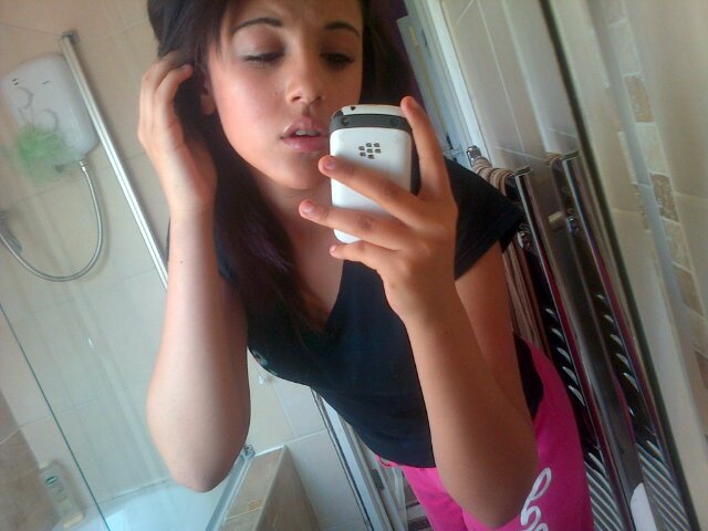 SexySharnay's profile picture. Add pin:2A7418C0