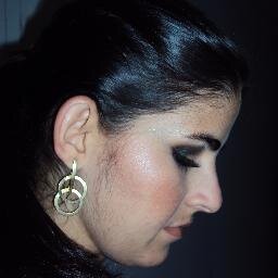 Karliny Moura, Filha de Deus,Shalom, ... ! ESTA SOU EU!!! Isto ï¿½ essencial e tem sementes de eternidade!!! Obrigada Senhor por me Teres escolhido!!!
