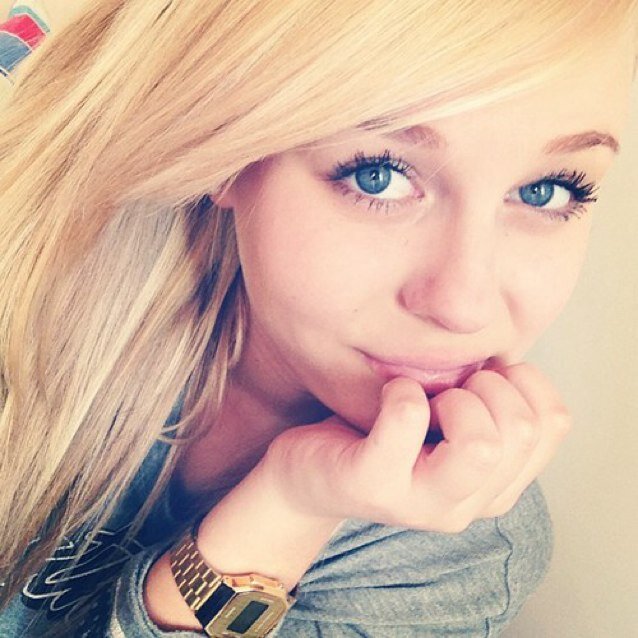 GlitteryCrystal's profile picture. You can call me Ellie. I'm a daughter of Aphrodite. | Beauty is only skin deep... Sometimes anyways. | PJO-HoO Roleplay. | Single.