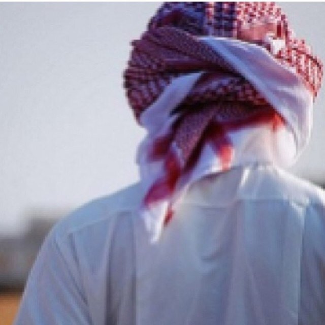 ..من أرادني ف أنا اُريدهہ ، ومن لا يُريدني فَ أنا لستُ مُحتاجاً إليهہُ .. كُن معي جميل أكُن معكك أجمل وآنتهىءَ ..