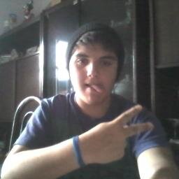 Hola :D me llamo Leandro Tengo 13 años y me gusta andar en skate con mis amigos Skate or Die