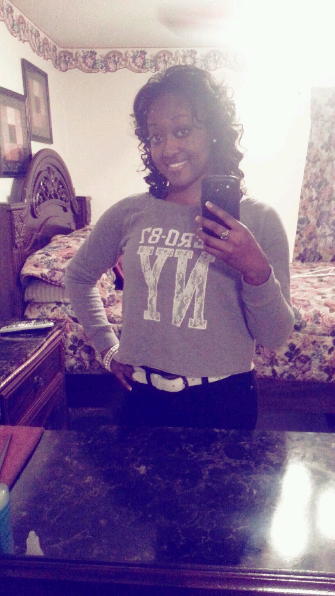 Taken ♡ ; College ; My biggest flaw : Caring & not giving a f*ck 》》too much info. already 》follow me though .