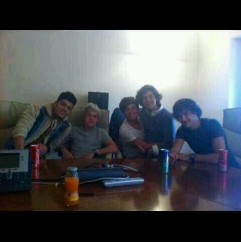 follow @MCDONIALDS. ill love you forever