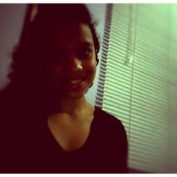 To pertinho de você, feche os olhos e vai ver  ♫ ♪