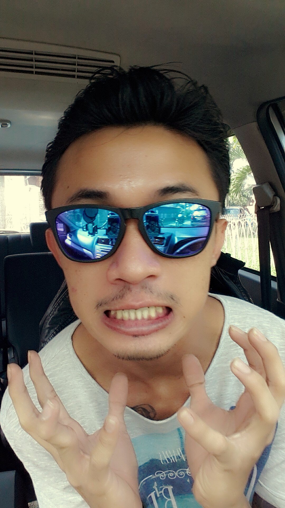 _taufiksurya's profile picture. Johnnydaddys/ only dog can judge me @heinikenken addict