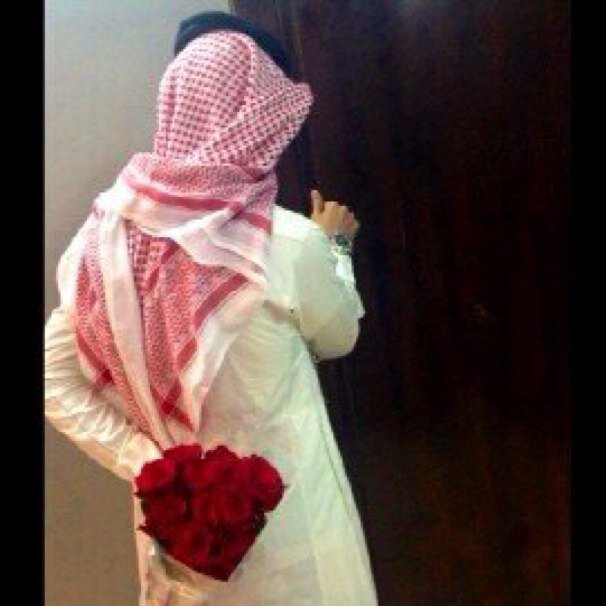 كل مآ أريده شخصاً يبقى كمآ كآن ، ولآ يفاجئني يومًآ بـ أنه روح أخرى لم أعرفهآ