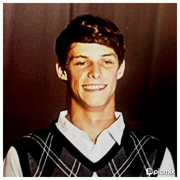 I am a grade 11 student. My dream is to keep worshiping the Lord and tell more people about the Lord. If I would choose to be one day it wil be an Surfer