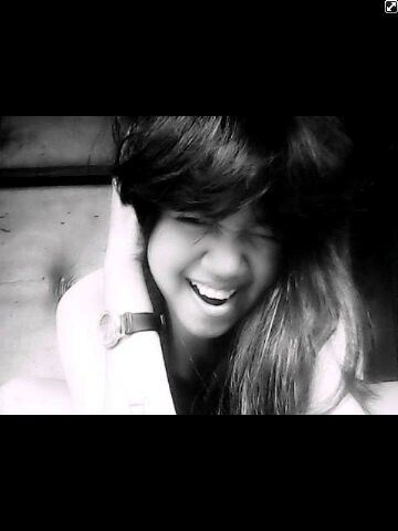 DharaNh0nEB4b3l's profile picture. 