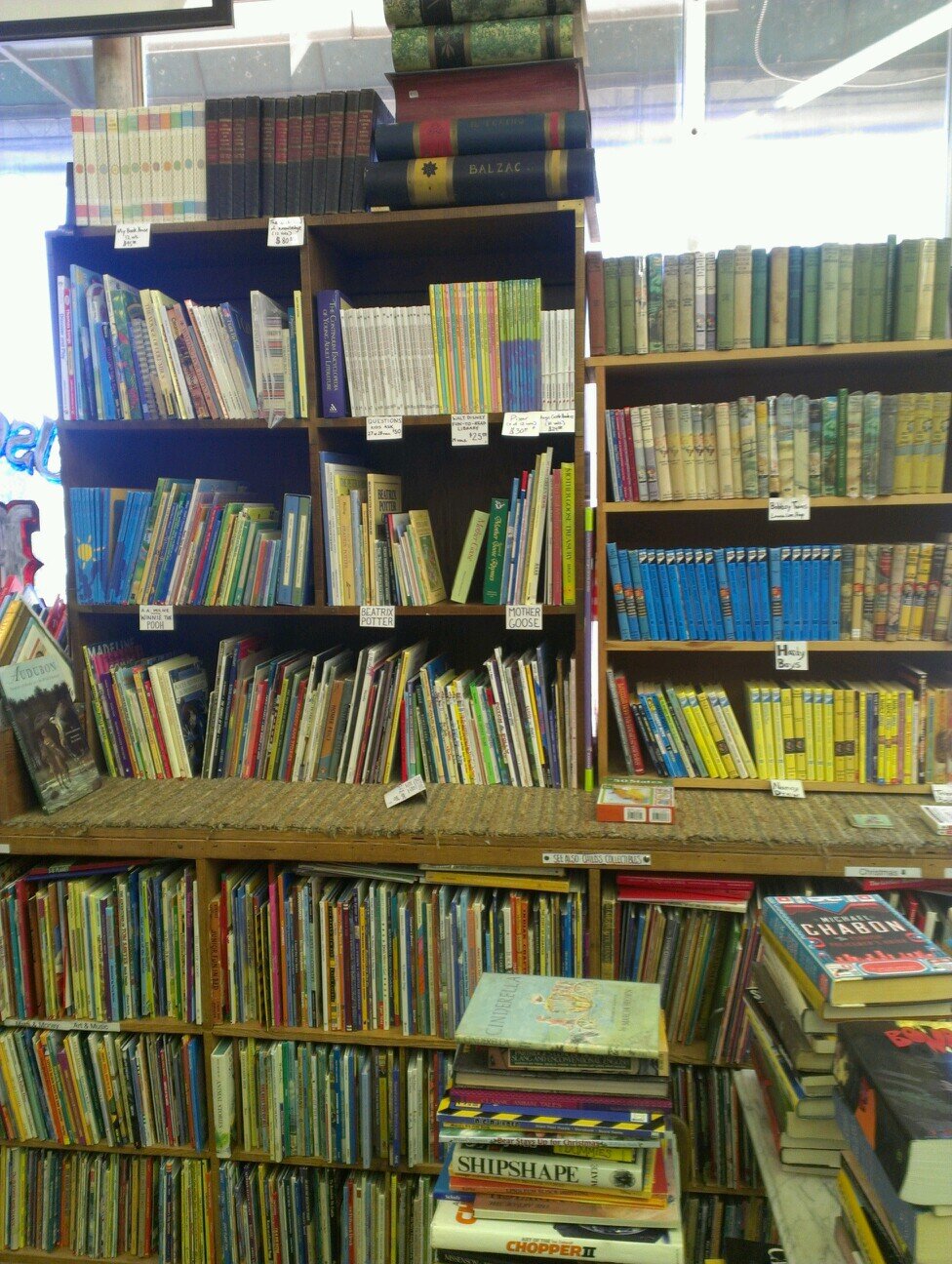 325 W. Dickson St. Fayetteville, AR 72701  479-442-8182  mail@dicksonstreetbooks.com
Sun - Thurs: 10am - 6pm Fri - Sat: 10am - 8pm