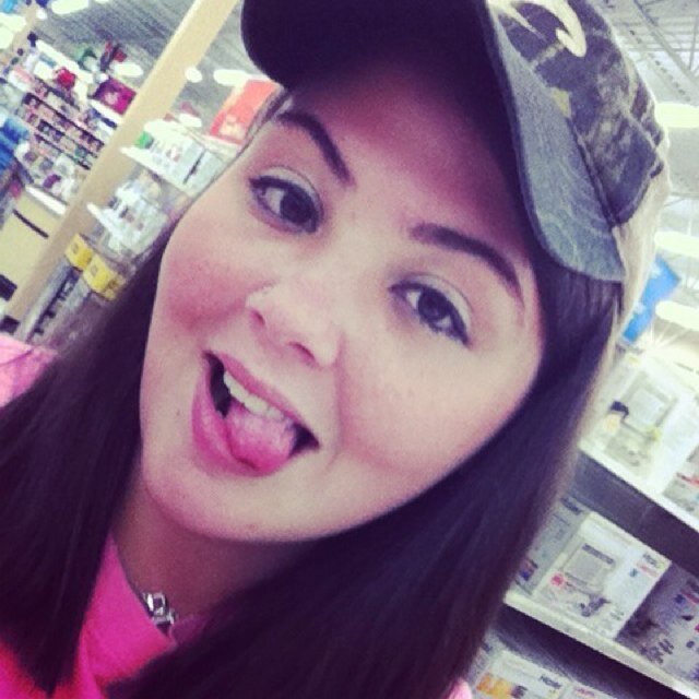 15 #Taken by Ericccc. If you wanna see what a real bitch is like #followme .:)
