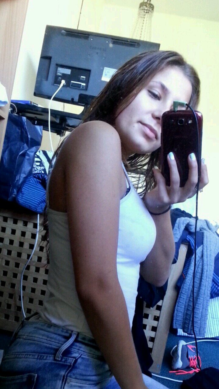 Follow me gewoon.

tumblr: http://t.co/kEjyYts8sB
Insta: xKathylynn