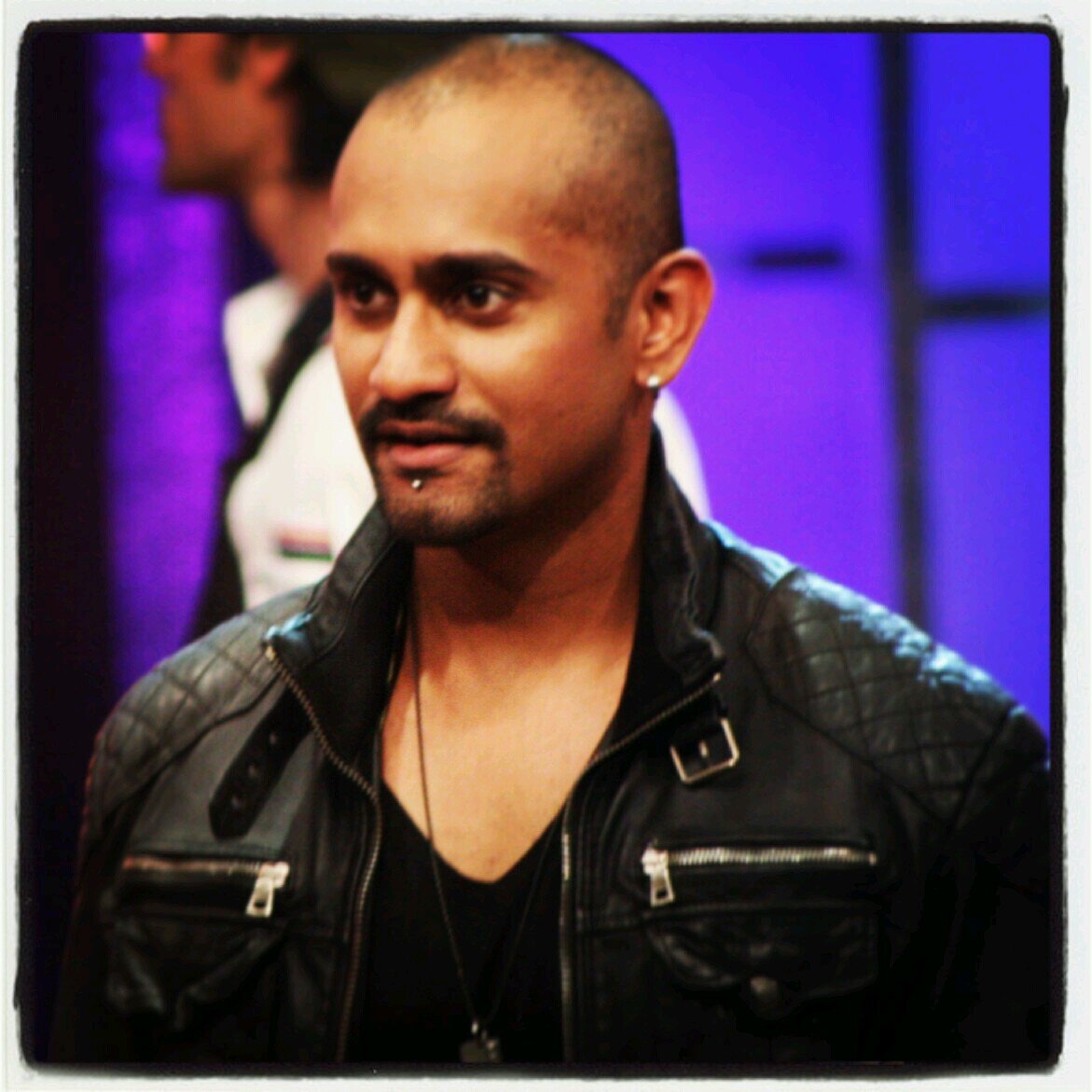 Choreographer, media professional & teacher. Love dance and music. Performance art enthusiast.