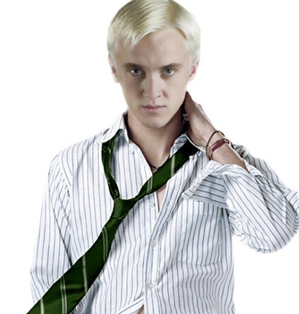 Draco Malfoy. Slytherin. Pureblood. Student/ Potion master (Depending on the rp) Its all you need to know #MultiRp #MalfoyCest Bi 18+
