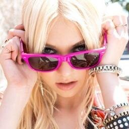 Sixteen year old with a temper... Or am I? I have my demons and my reasons, but I've still been sent away.  ~RP Acct 18+~