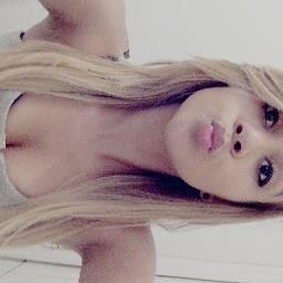 amiguinha ? tte amo demais voce tem um pedaçao no meu coração  @_9nhadottchan aqui   ❤ @_ITAL0_ ❤