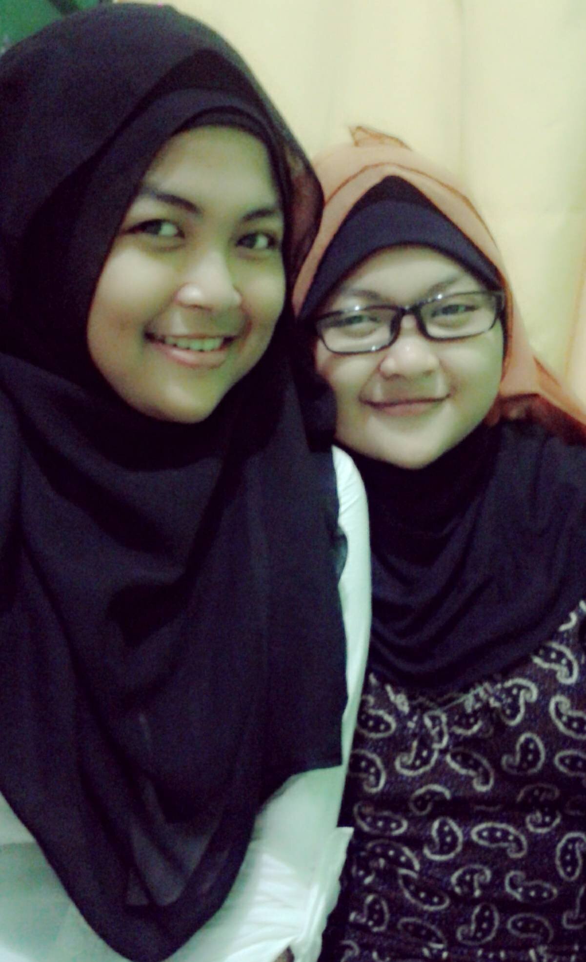 just ordinary girl, simple ;)