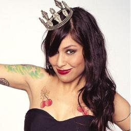Ultimas noticias da pitty so aqui @iloveS2_pitty ♥♥@pittyleone♥♥ http://t.co/qFECciUU