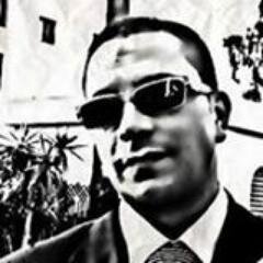 شاعر وكاتب .. على الله، بقول الكلمة من قلبى ، تكون ضحكه .. تكون همسه ، أو تكون .. اه ، هتكلم .. لو حتى الكلام ممنوع ، السكوت مش قوة ، السكوت ضعف .. السكوت خضوع