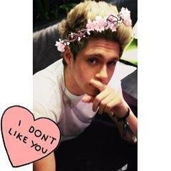 free follow bc ily :) go follow @eleamalik , ask for a follow back x