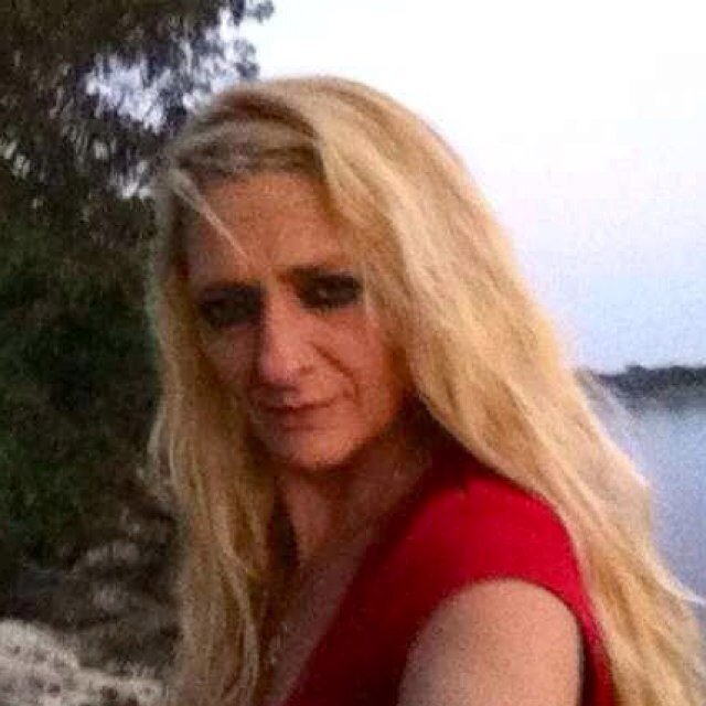 I am a very fun and out going gal, who loves life. I am a attrictive, blonde hair, blue green eyes. I stand 5'6 and fun to be around.