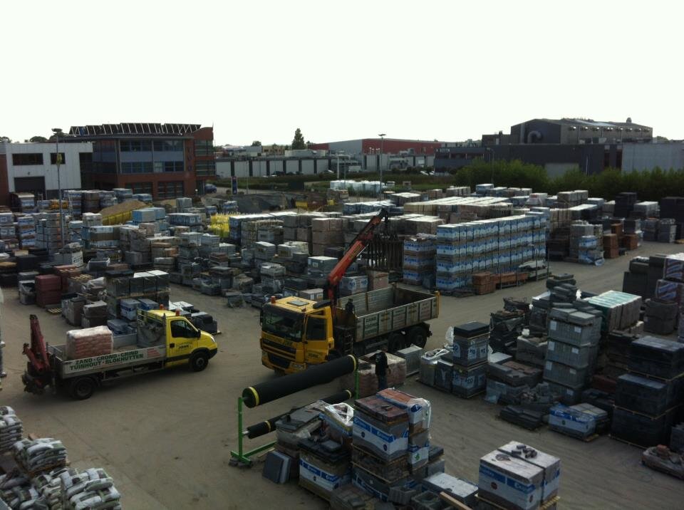 Sierbestrating Jonk is leverancier en installateur van tuinproducten, waarmee iedere buitenruimte kan worden omgetoverd tot een prachtige leefomgeving.