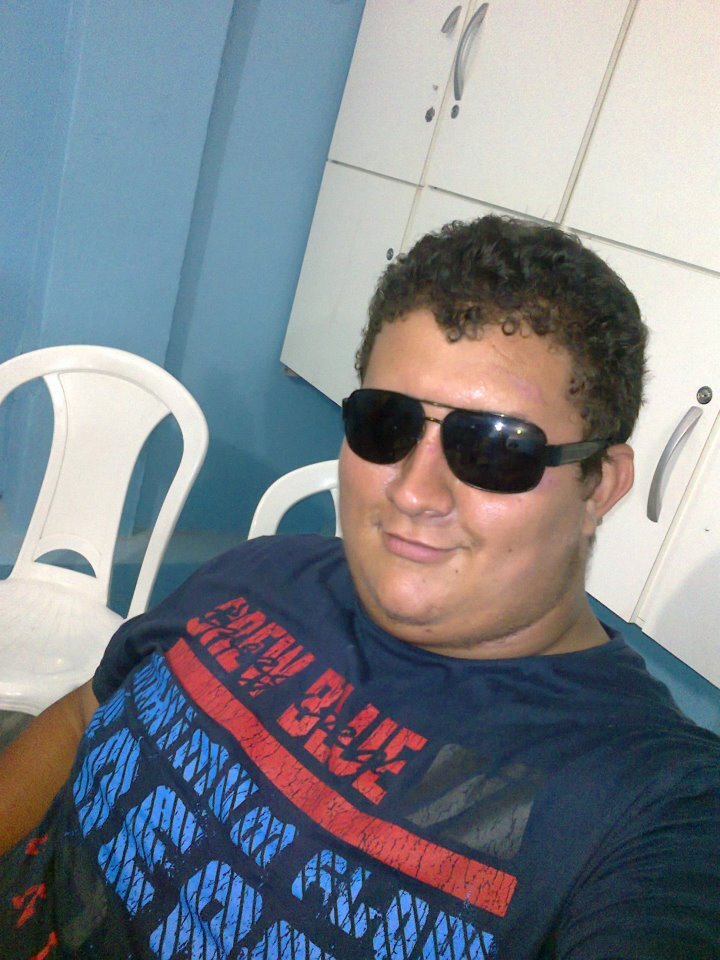 sou feliz por saber que a pessoa que eu amo está comigo o tempo todo