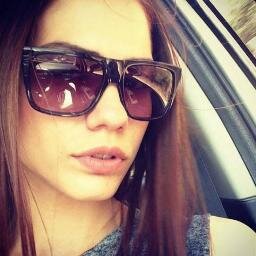 Demet'e ölen görl.♥