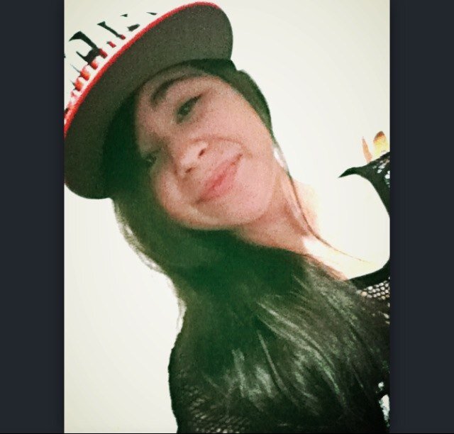 Heyy, ur already here so might as well follow me!!   
Puerto Rican
God First
Money after
Hmuu if u wanna know moree!!  ⚽⚾