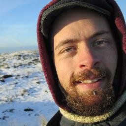 Rasskov's profile picture. Dramaturg og scenekunstner - fokus på det intime, sansemættede og intense; på genklange og liminalitet; på dig og mig. Tilsat lidt (holistisk) idealisme.