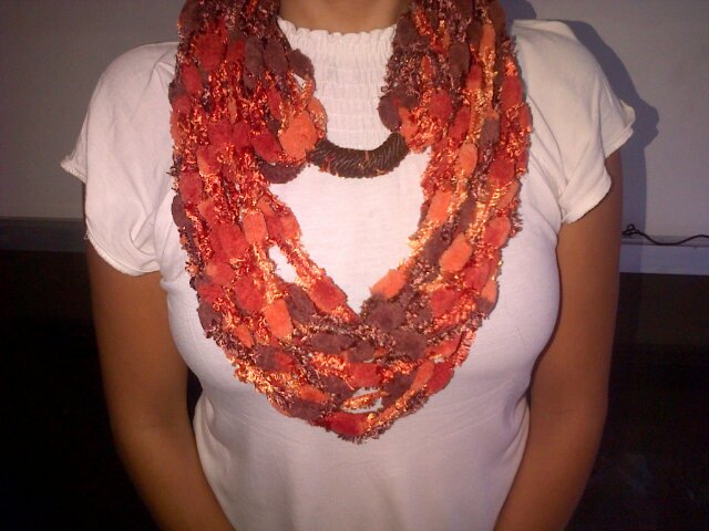 Fabulosas bufandas, cuellos y collares super originales y creativos a tu gusto, con la mejor lana importada y novedosos diseños