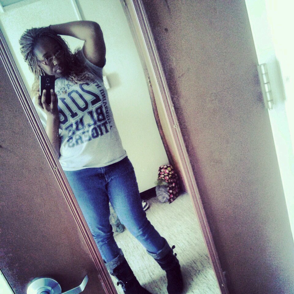 MrsKittyBoo18's profile picture. 