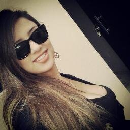 Quem se define , se limita !

http://t.co/uaA4YKkQcB