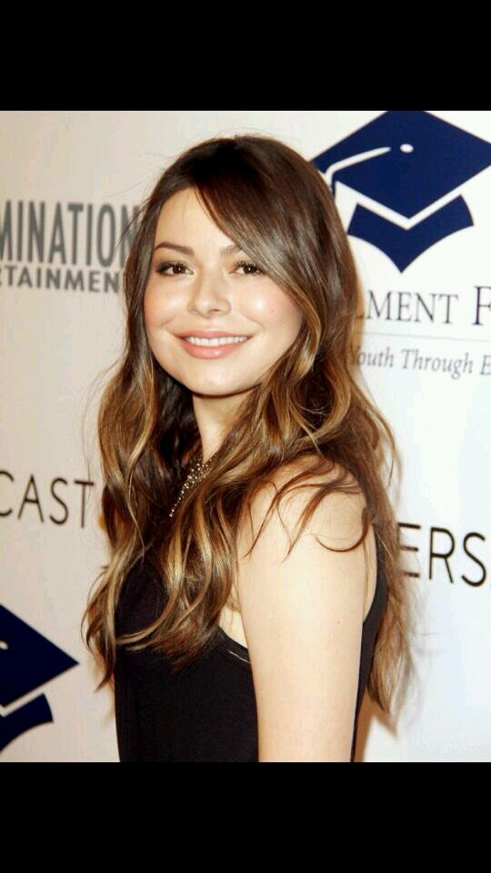 Follow me @MirandaCosgrove