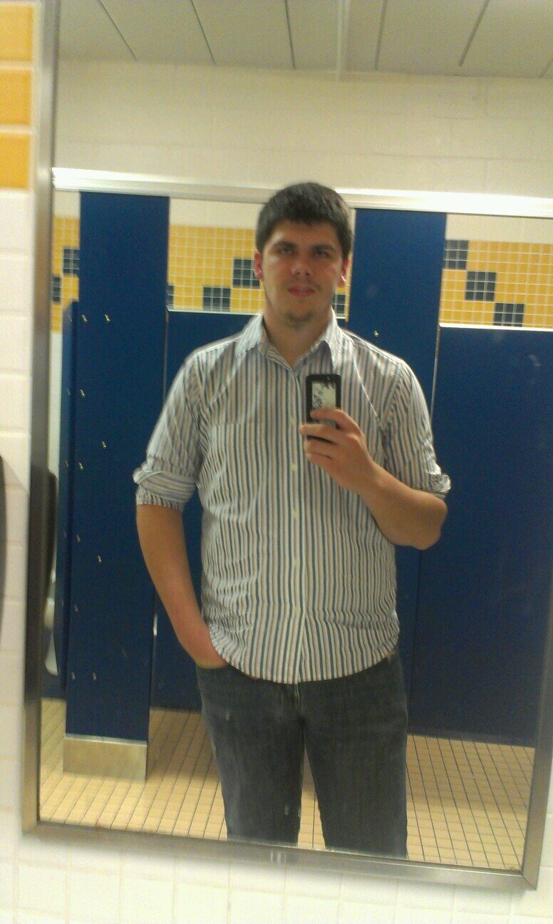 em_elijah's profile picture. 