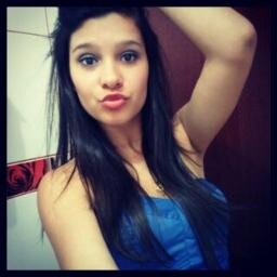 Ela tem força ela tem sensibilidade
Ela é guerreira
Ela é uma deusa
Ela é mulher de verdade ♫ // 
Se feliiz ér o importante (y