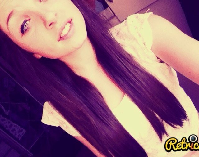 Follow @rachelsmailes because shes gorgeous and she follows back. - @OliviaRoach_ x
