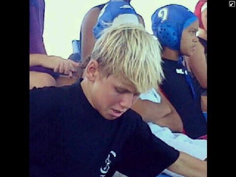 Slumtown  15 year old surfer living the dream ✌️ BBM - 7e334f34 . Snapchat - luke_herbie5 .