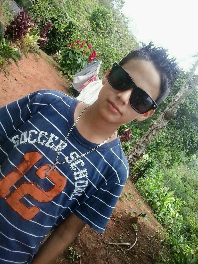 ElianAndres04's profile picture. 