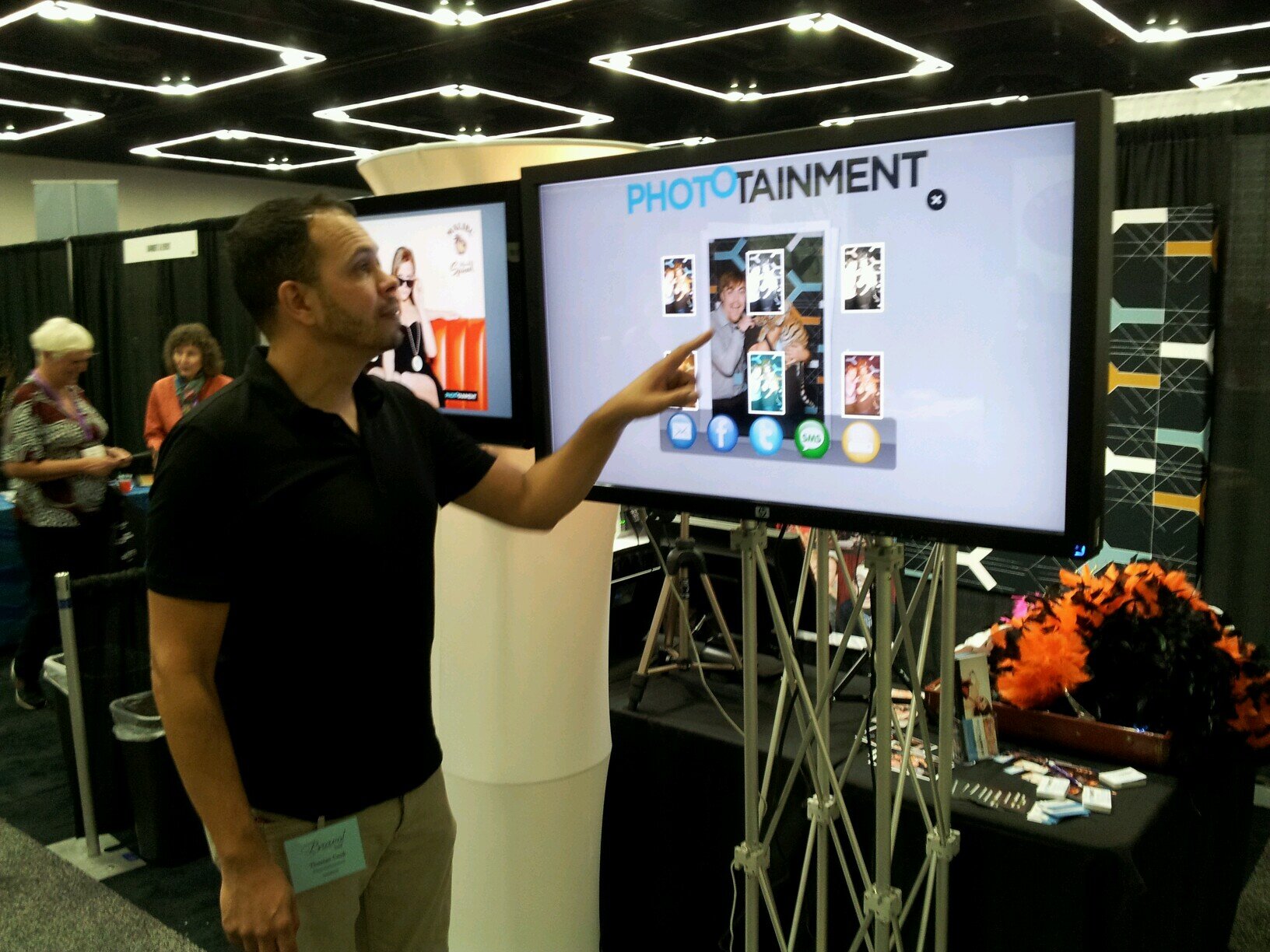 Photo booths and event photography with unmatched image quality, expertise, options, and above all, client satisfaction. Based in Portland, Oregon