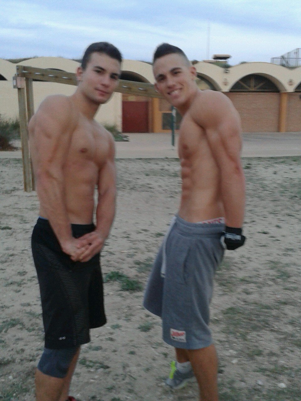 Unstoppables Team banda formada de street workout ( calistenia ), Jovenes deportistas ^^