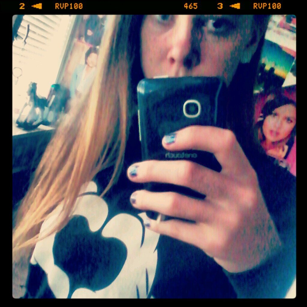 **#Head up,Stay strong,Fake a smile,Move on #Random°Account xxx app vraag maar xxx